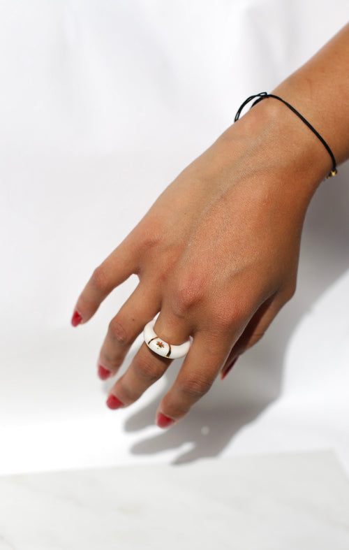 Bague taille 53 FR en porcelaine étoile dorée  avec un coeur tout deux peint à la main 