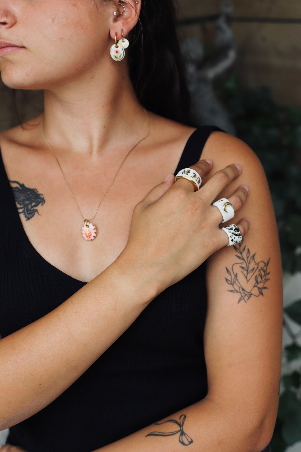 Trouver bague à votre doigt ! En porcelaine et or fabriquée à Lyon 