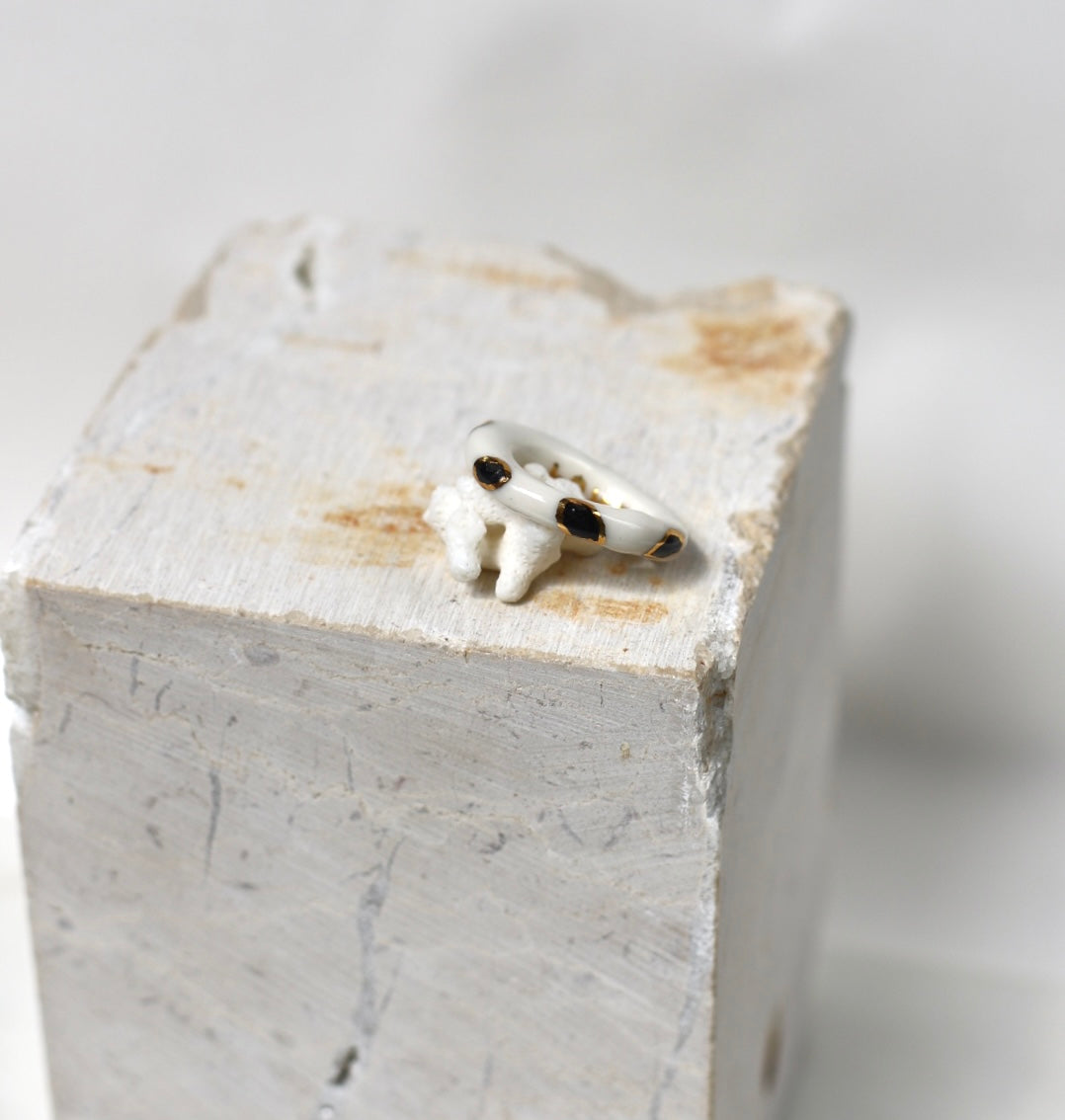 Bague en porcelaine à pois taille 55 fr