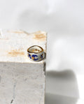 Bague large en porcelaine blanche avec motif croissant de lune bleu et étoile en or fin taille 49 1/2 FR.