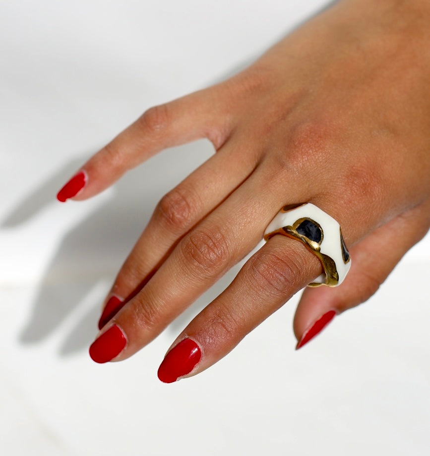 Bague céramique dot pattern fait à la main en taille 57 fr 