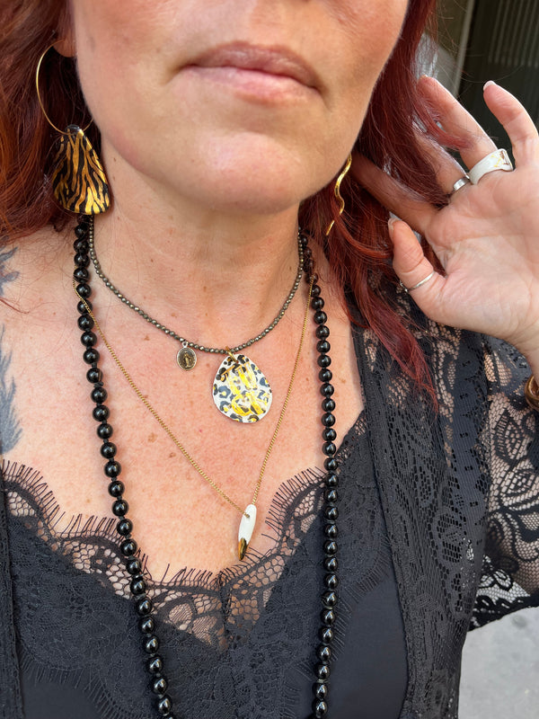 Des bijoux de créateurs en porcelaine, rock et tatouage, fabriqué à Lyon artisanat d’art 
