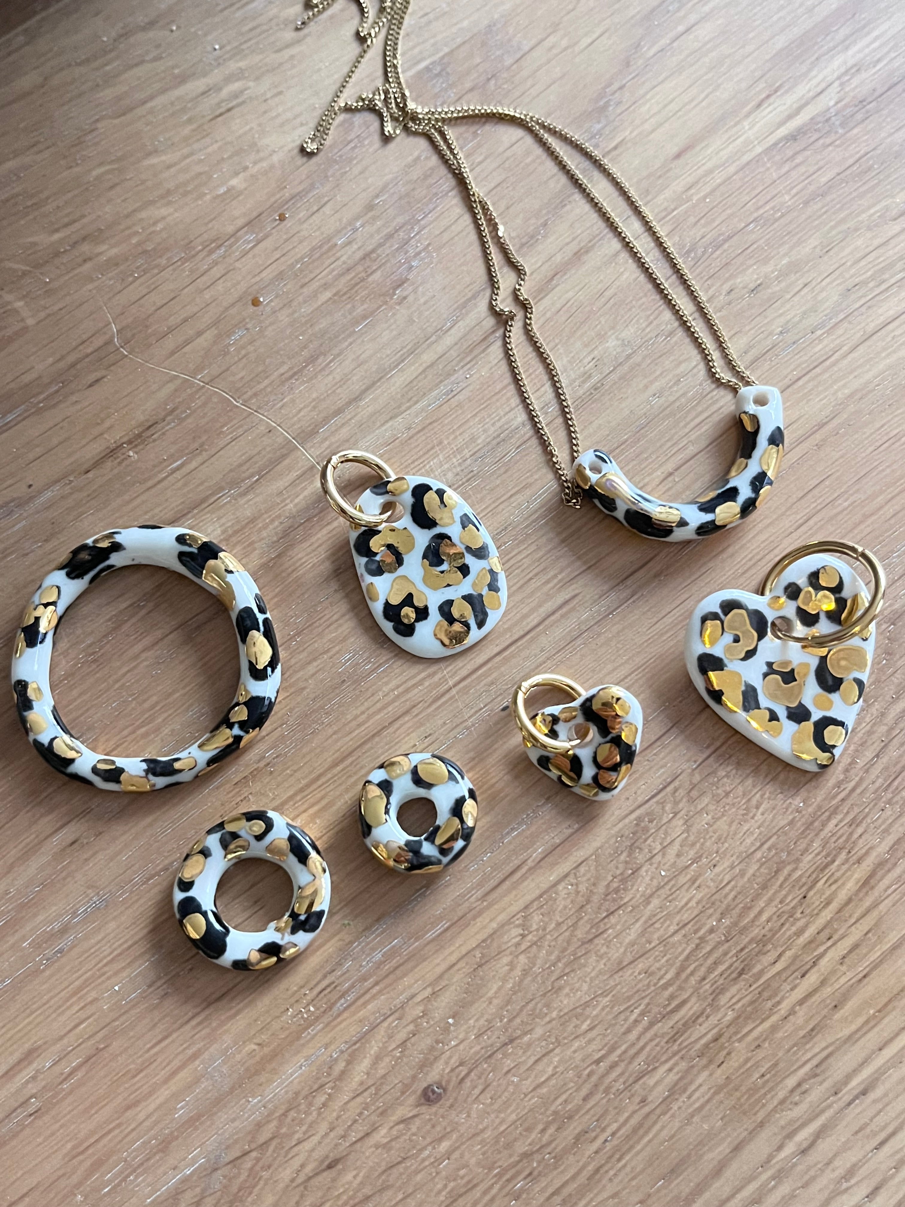 Pendentifs en porcelaine, en motif léopard fait main en porcelaine 