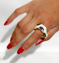 grande bague en céramique à pois noirs  peint à la main taille 57 FR 