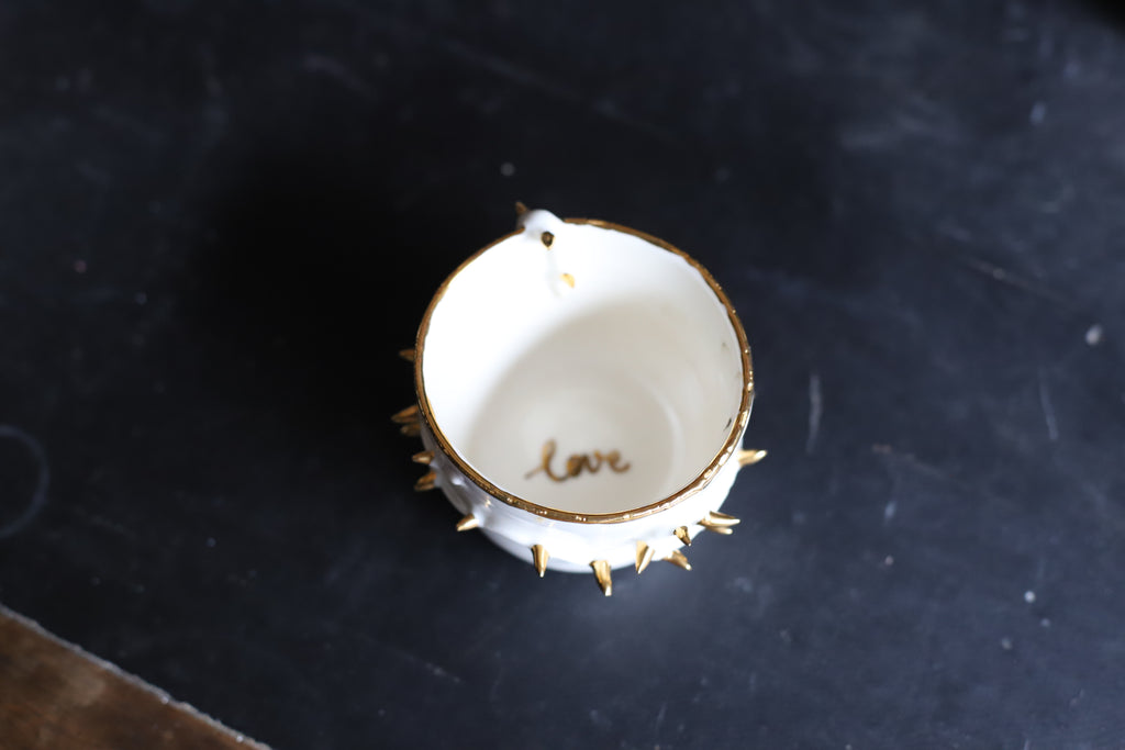 Tasse épine en porcelaine et or - VOLVER