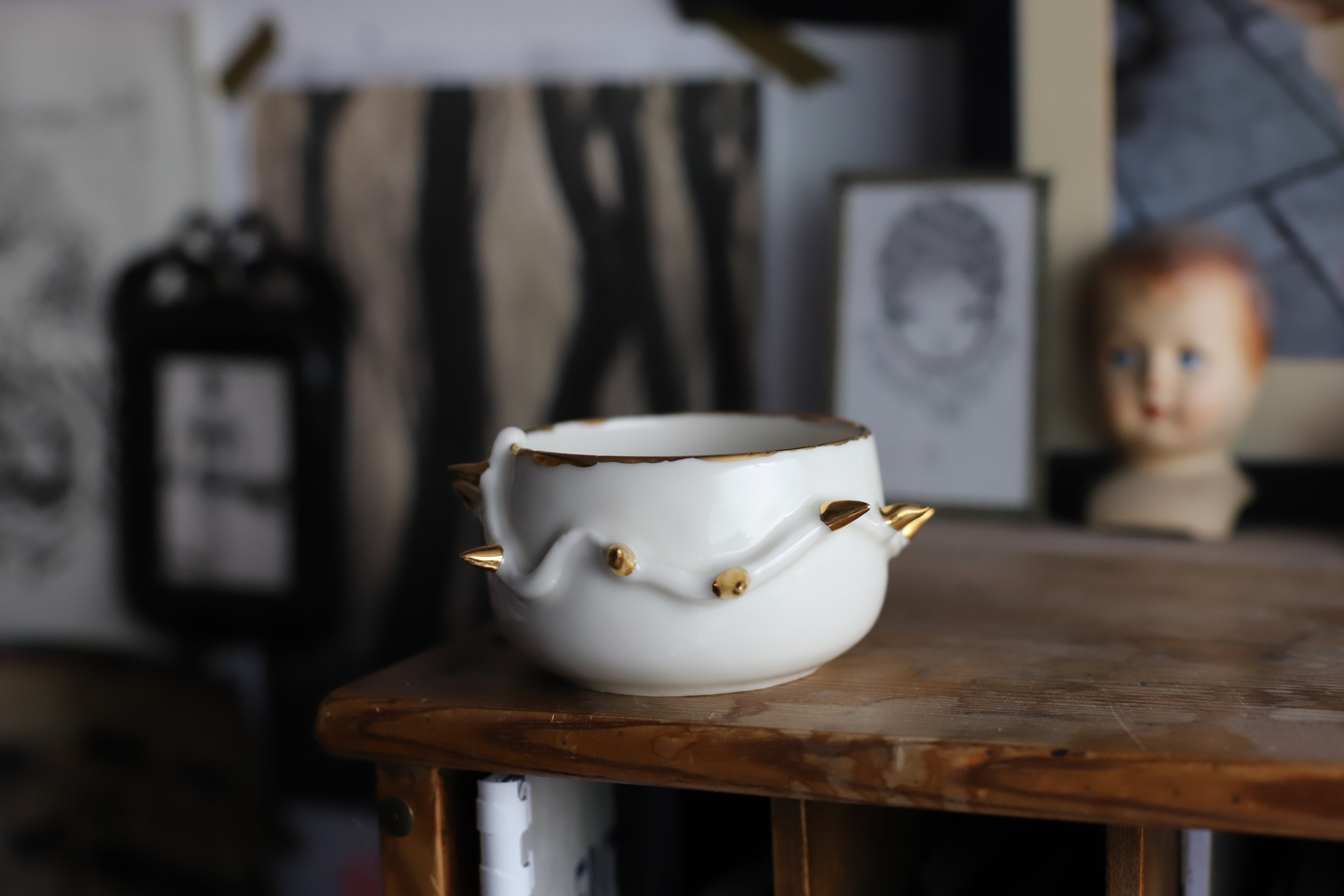Tasse en porcelaine épine, unique et faite main, avec des ronces et des epines