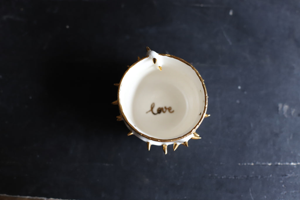 Tasse en céramique blanche, épines et ronces qui piquent, love 