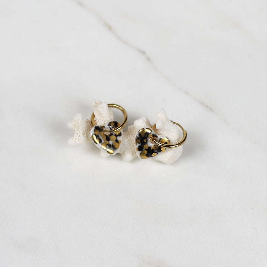 jolie petite boucle d'oreille en porcelaine en forme de coeur à motif léopard 