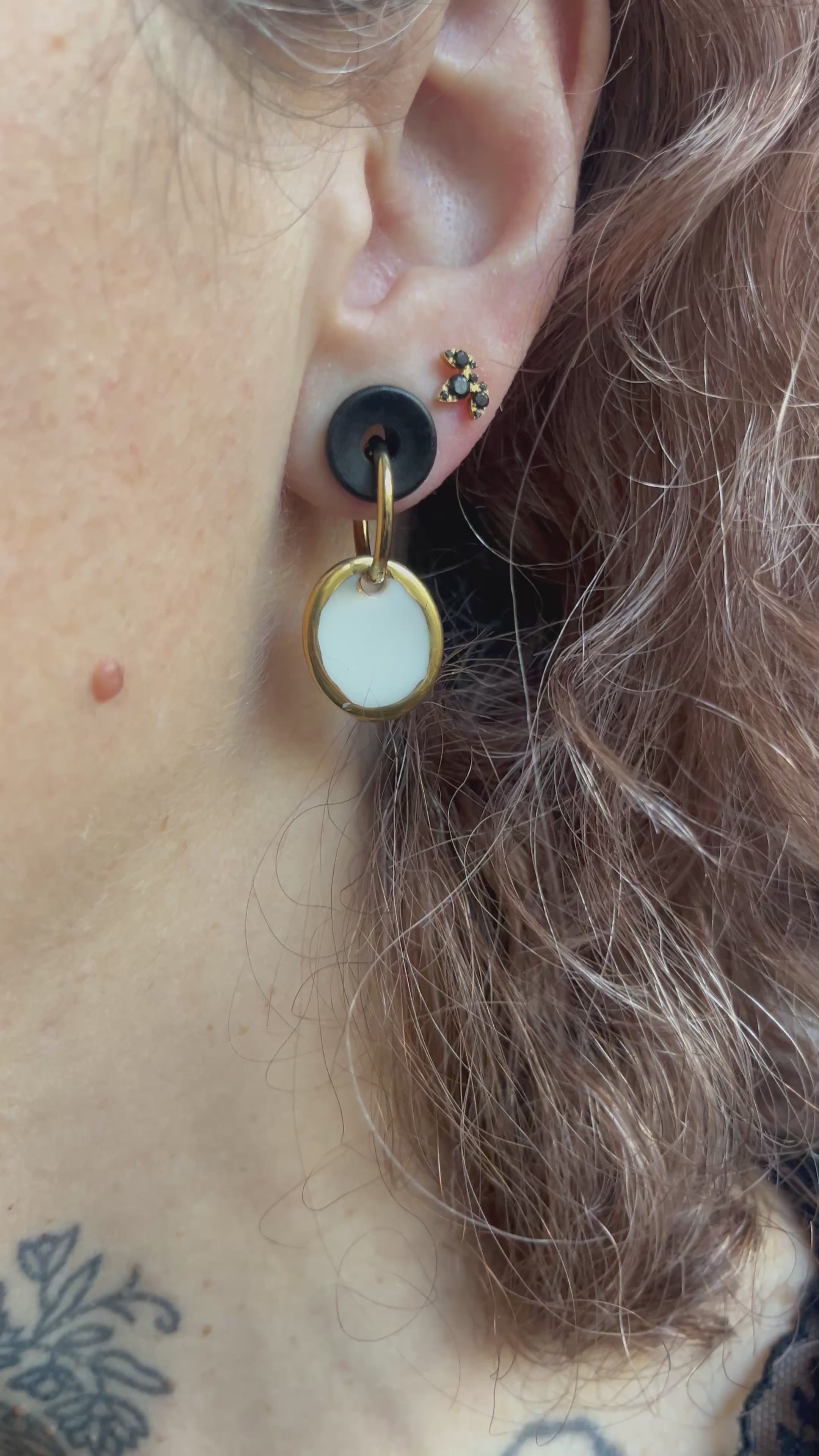 boucles oreilles porcelaine tatouée d’or luxe