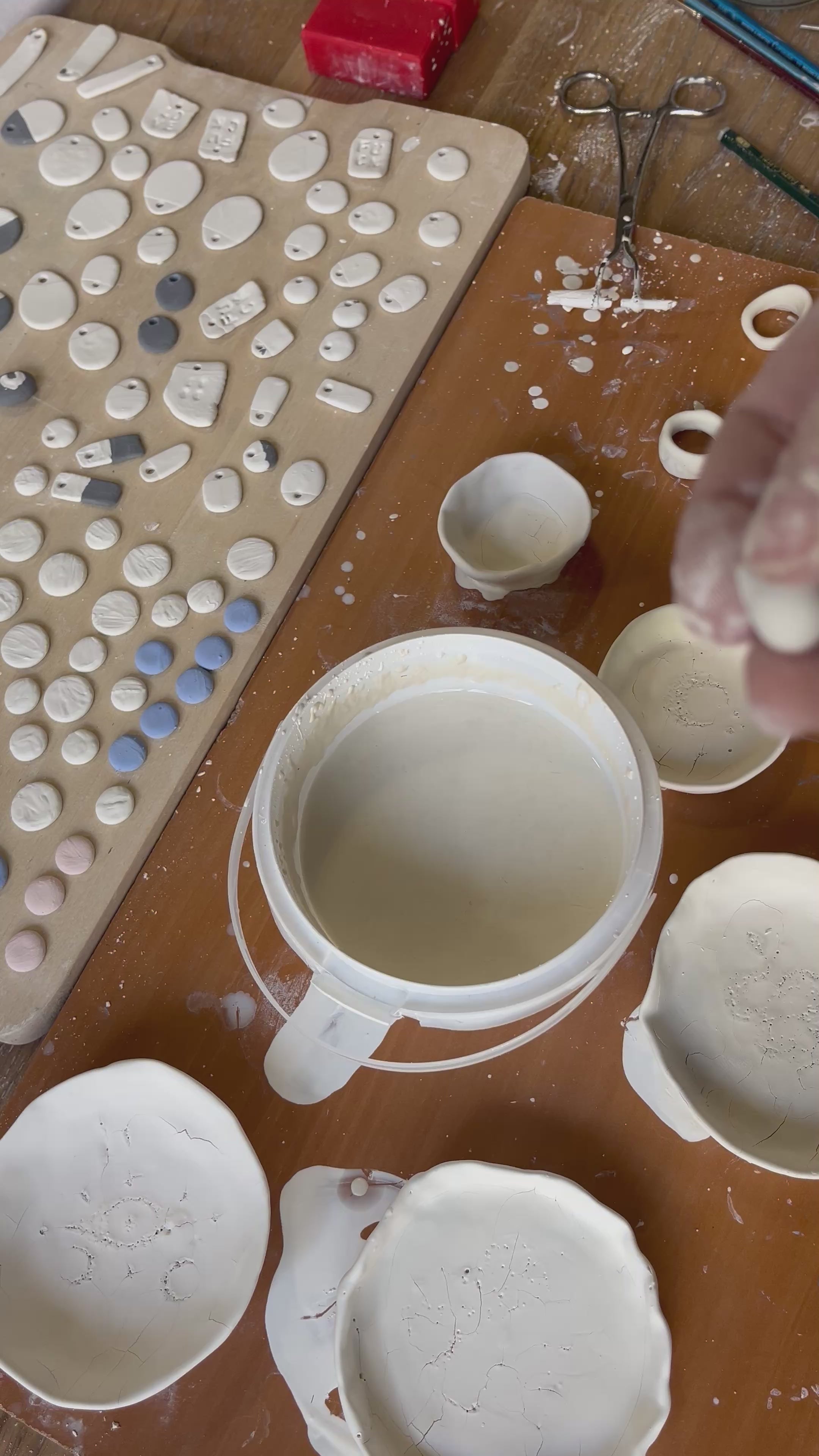Émaillage de bijoux en porcelaine 